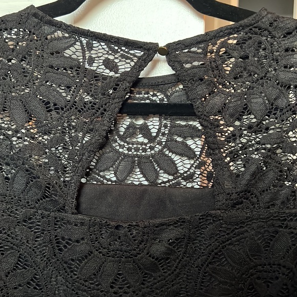 Target Lace Cropped Top - Picture 5 of 6